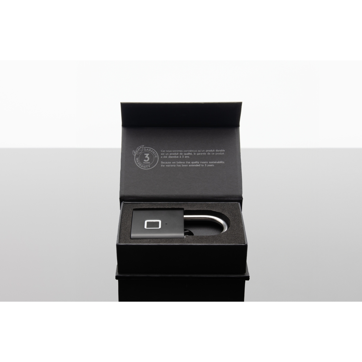 T11 - Smart fingerprint padlock