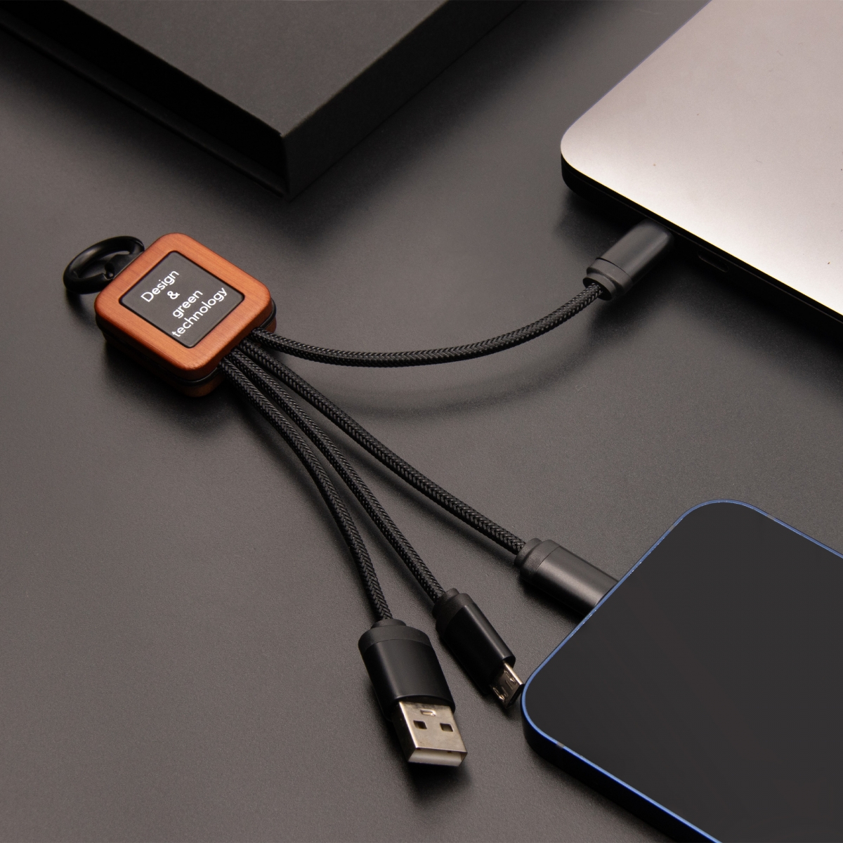 C19 - Square wood 4-in-1 cable