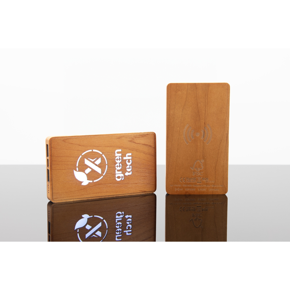 P38 - Powerbank 100% wood wireless