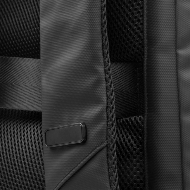 L12 - Shield backpack 10.000 mAh