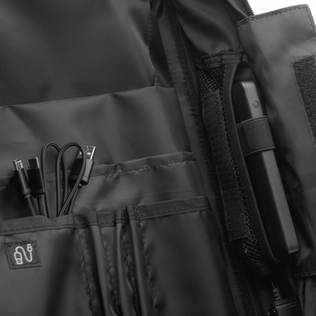 L12 - Shield backpack 10.000 mAh