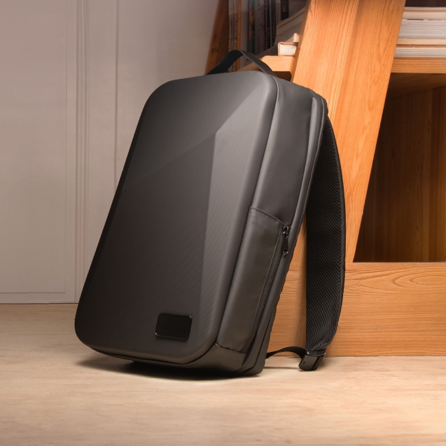 L12 - Shield backpack 10.000 mAh