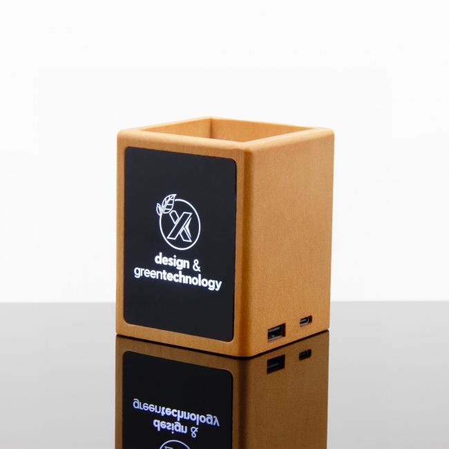 O12 - Hub wooden pencil holder
